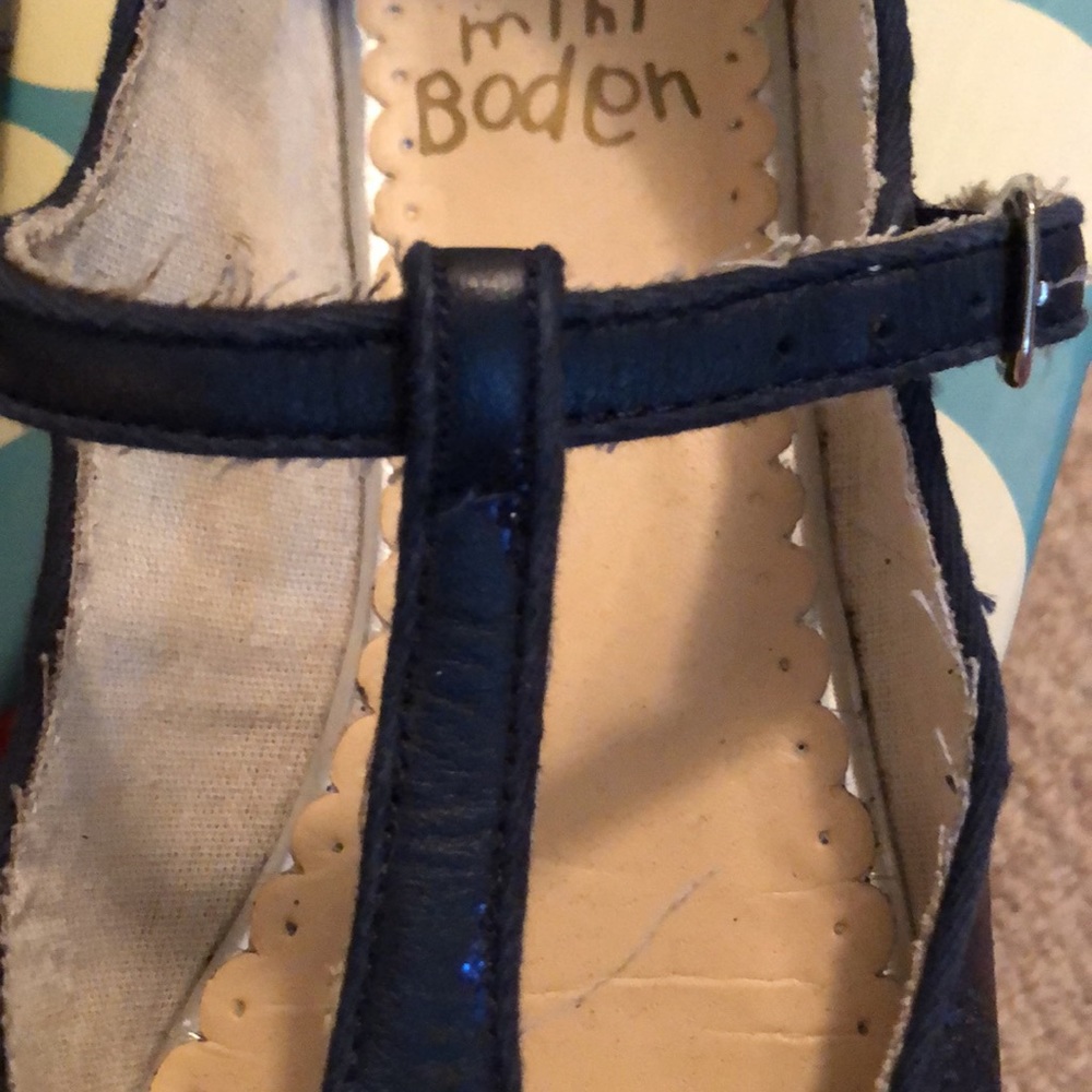 Mini Boden Soarkly T Bar Flats 34 - Picture 6 of 7